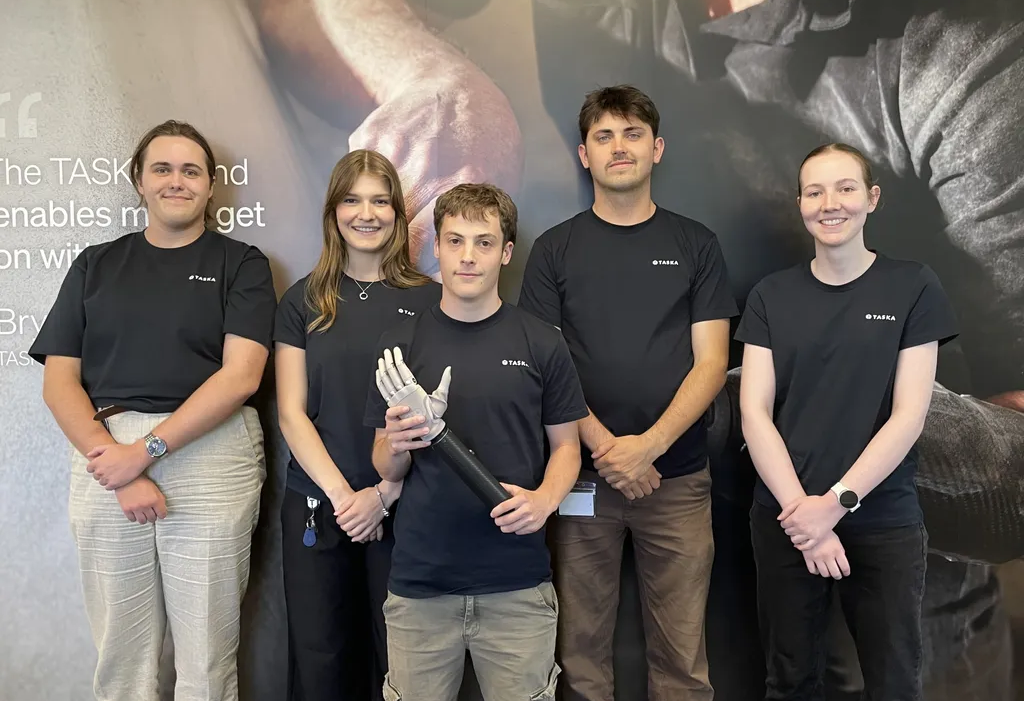 20251128_010636997_iOS